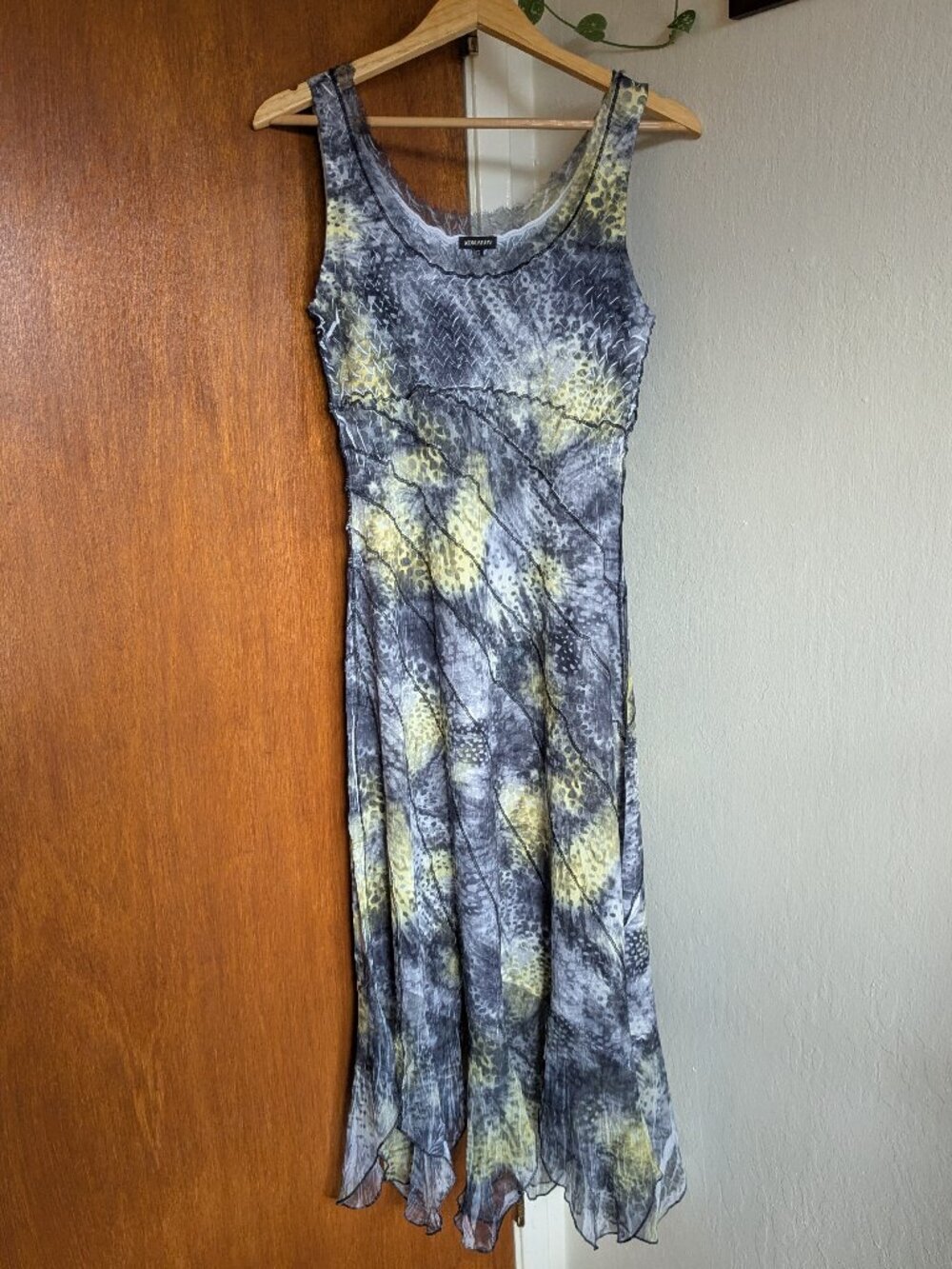 Komarov Crinkle Chiffon Midi Dress Abstract Black Yellow Small